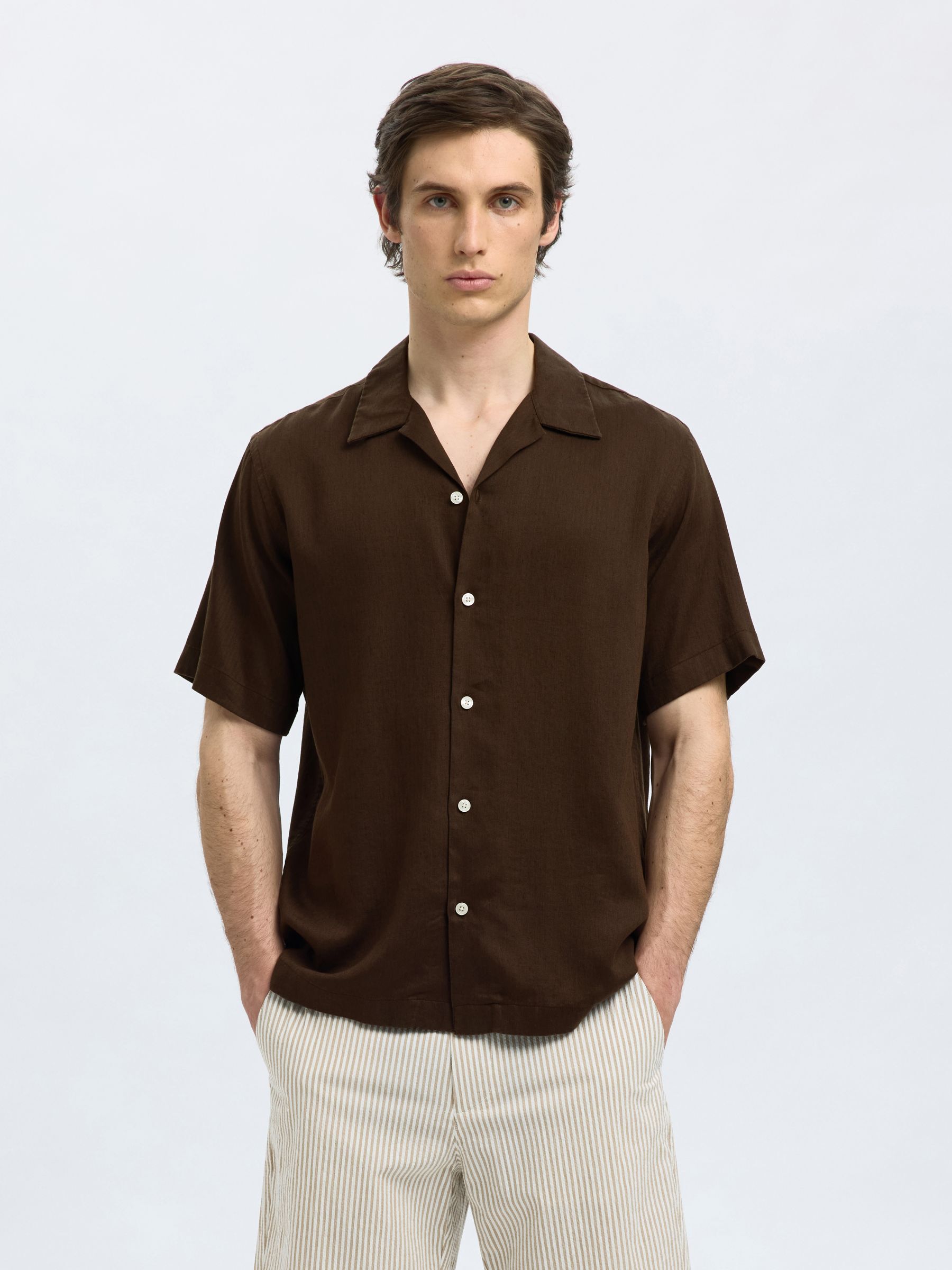 PRINTED SHORT SLEEVED SHIRT
