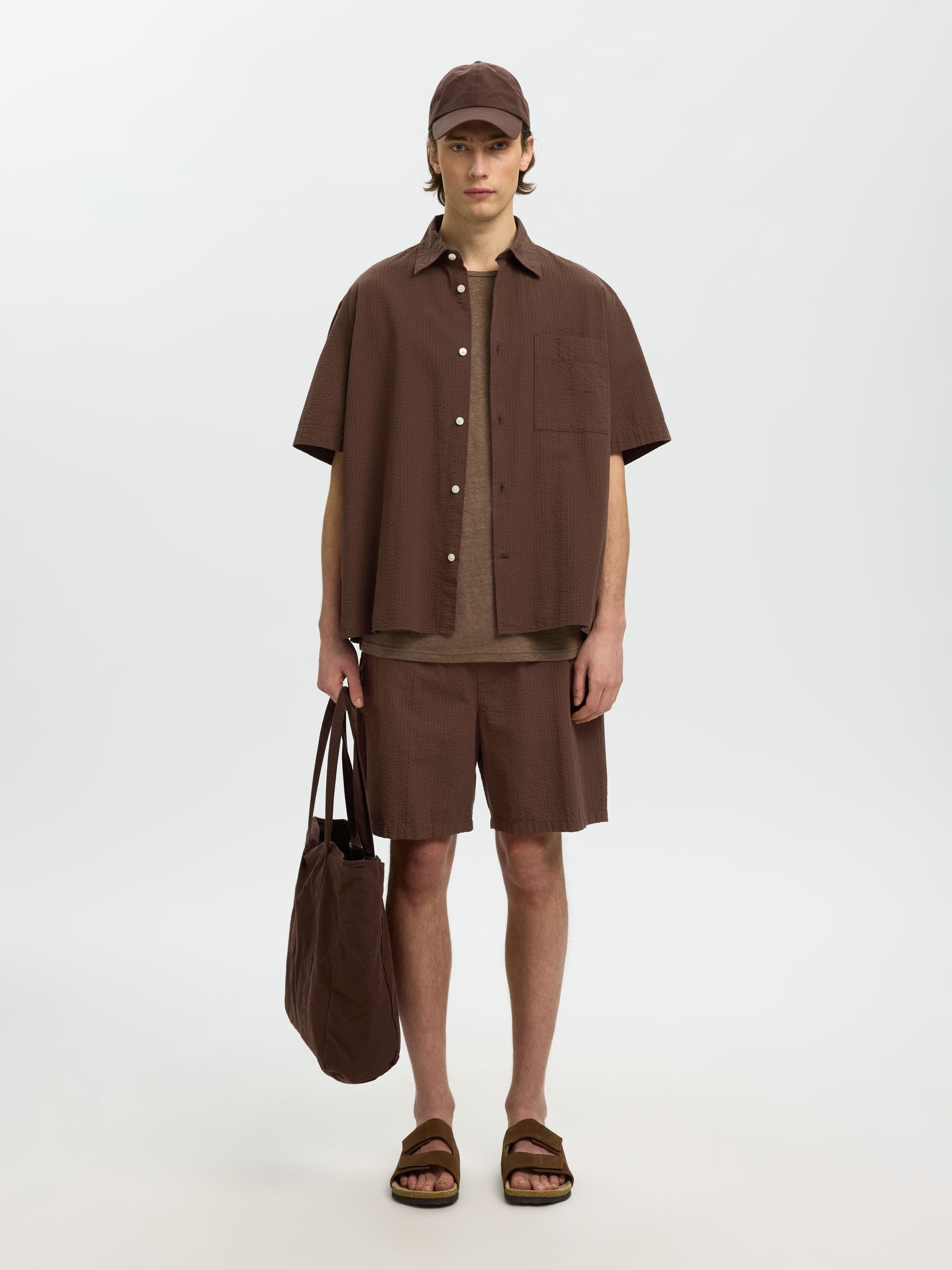 REGULAR FIT SEERSUCKER SHORTS