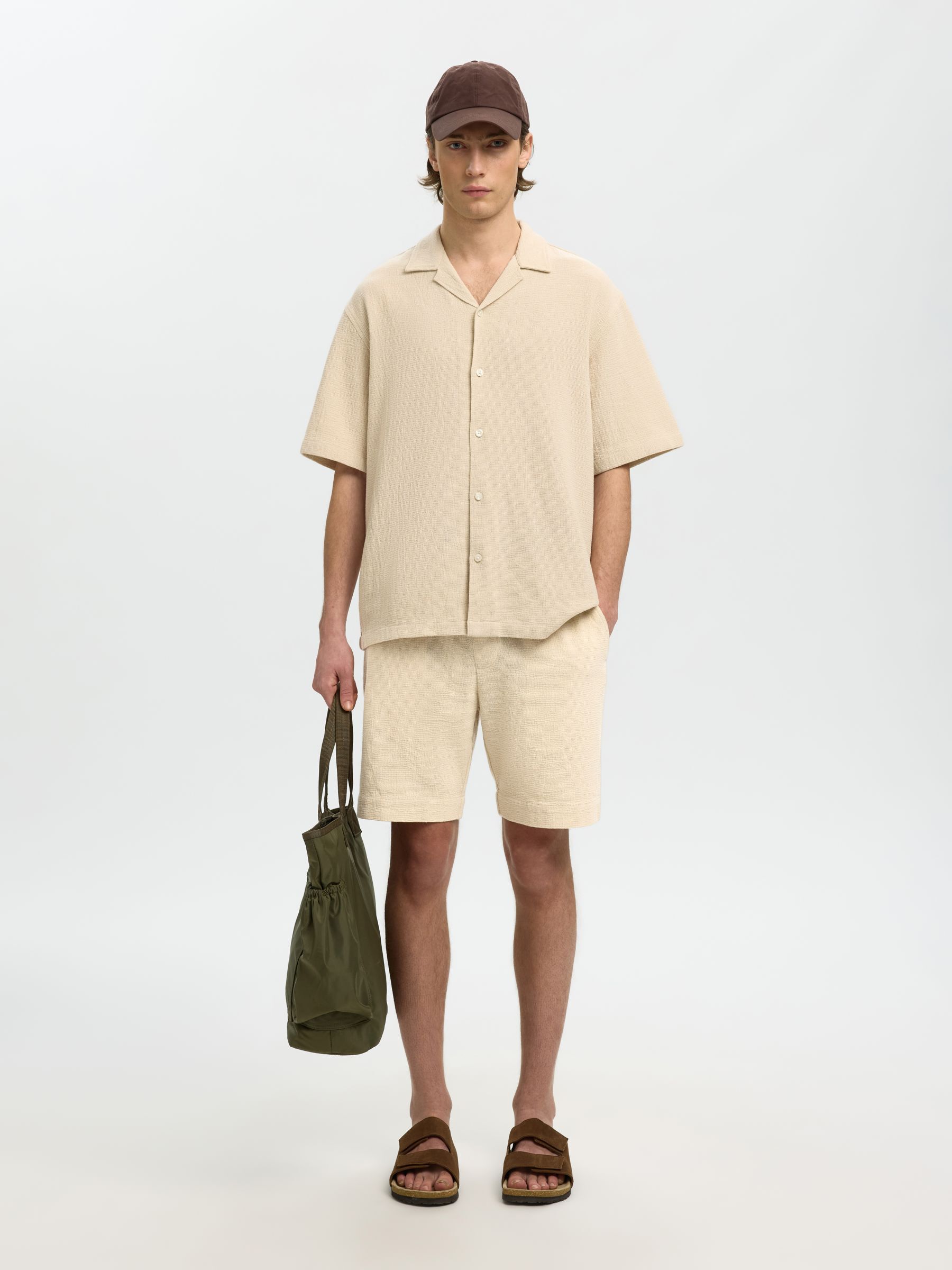 REGULAR FIT SHORTS