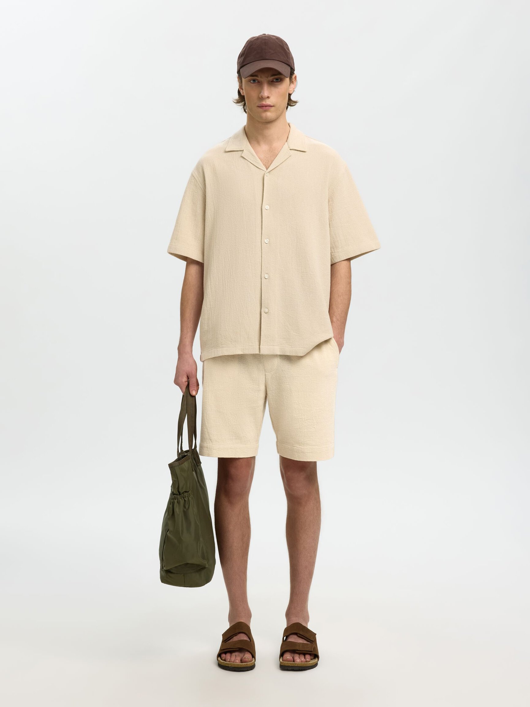 REGULAR FIT SHORTS
