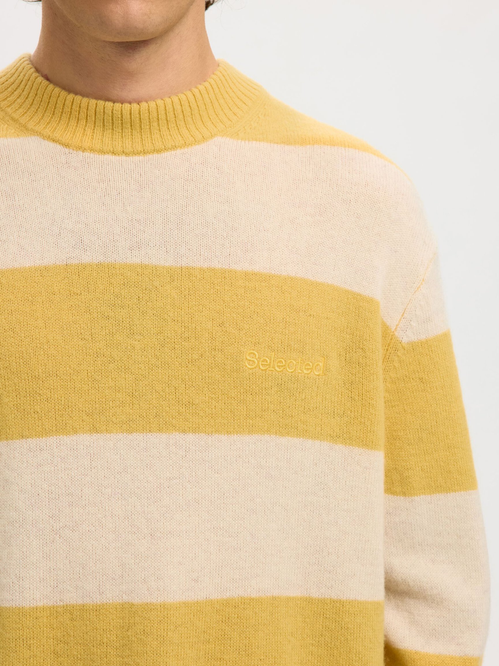 100% WOOL CREWNECK JUMPER