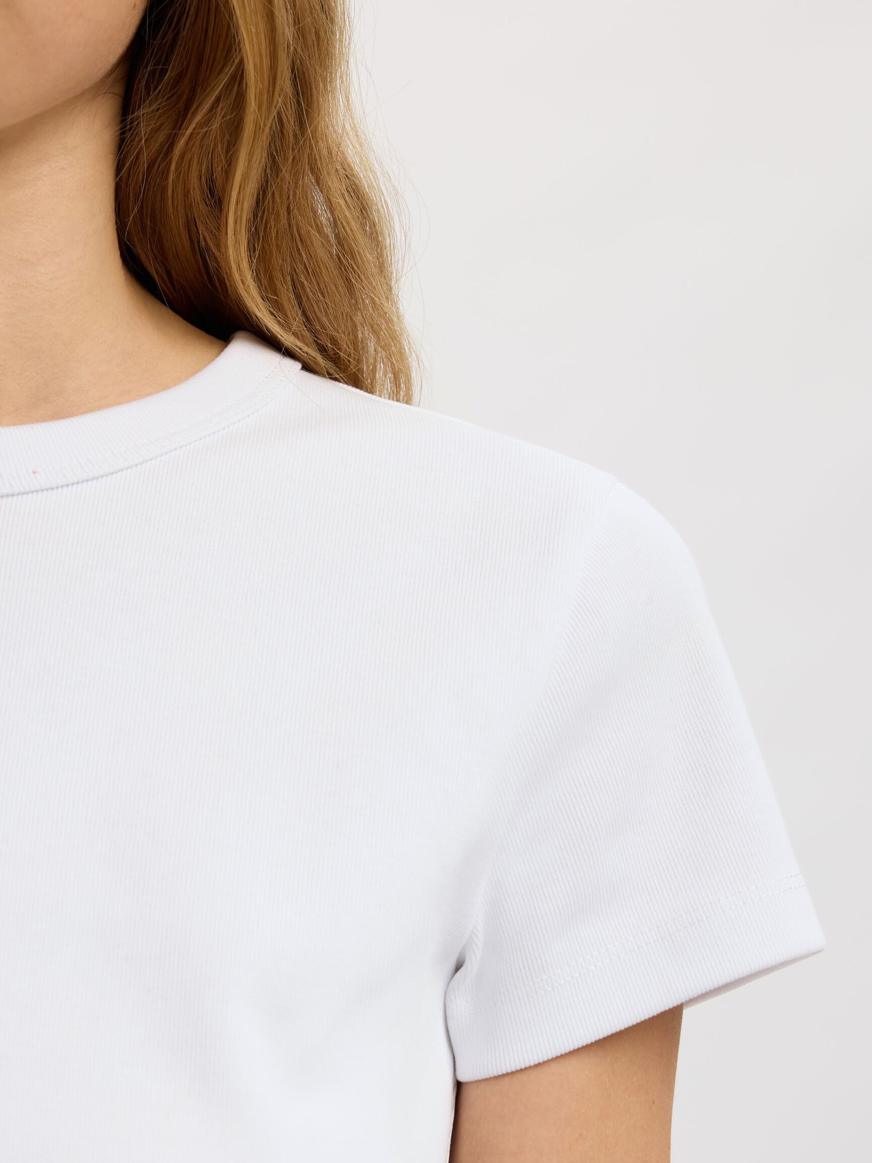 COTTON SHORT-SLEEVED T-SHIRT