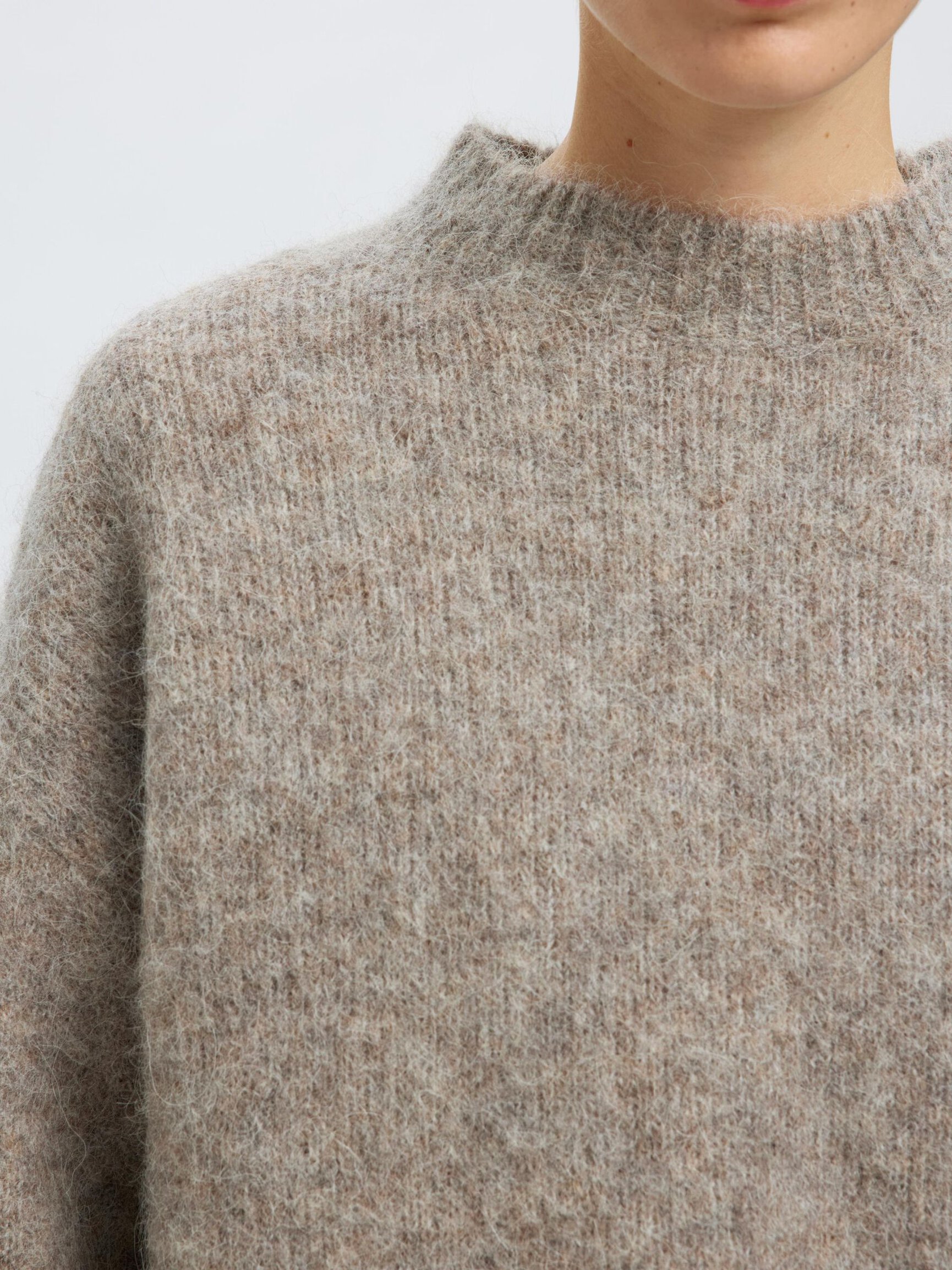 WOOL BLEND PULLOVER