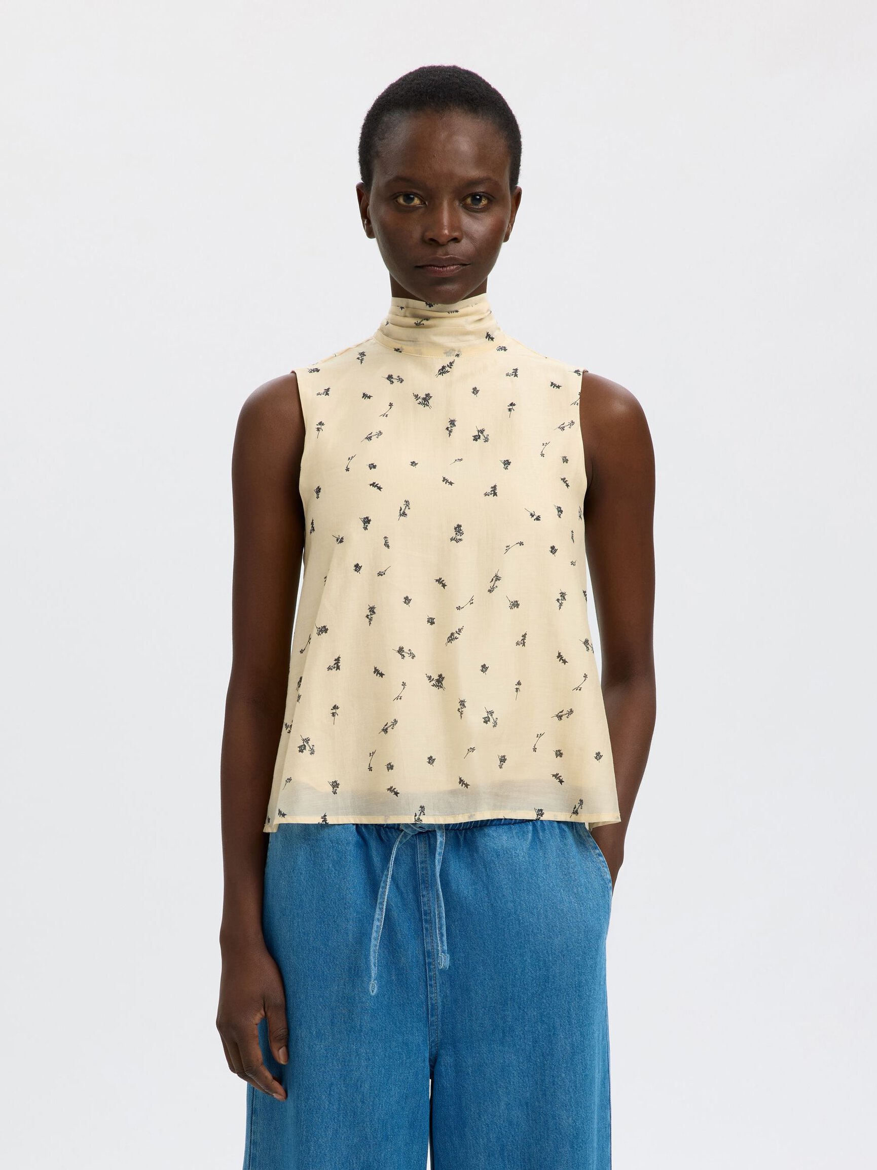 PRINTED SLEEVELESS TOP