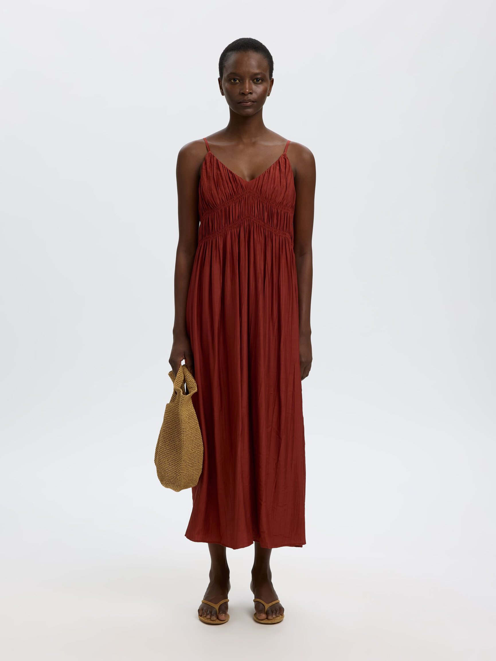 V-NECK SPAGHETTI MAXI DRESS