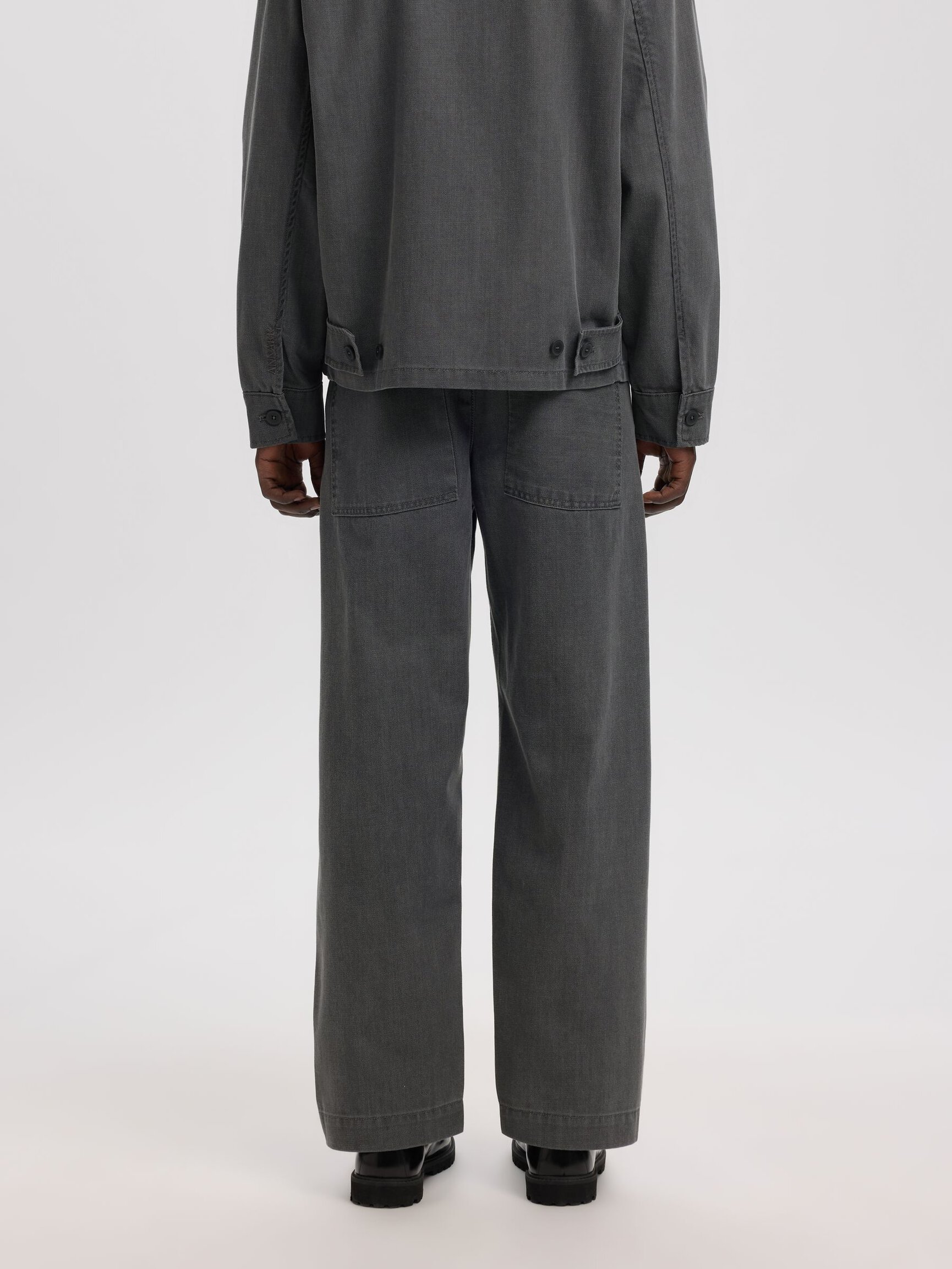 SELVEDGE DENIM LOOSE-FIT JEANS