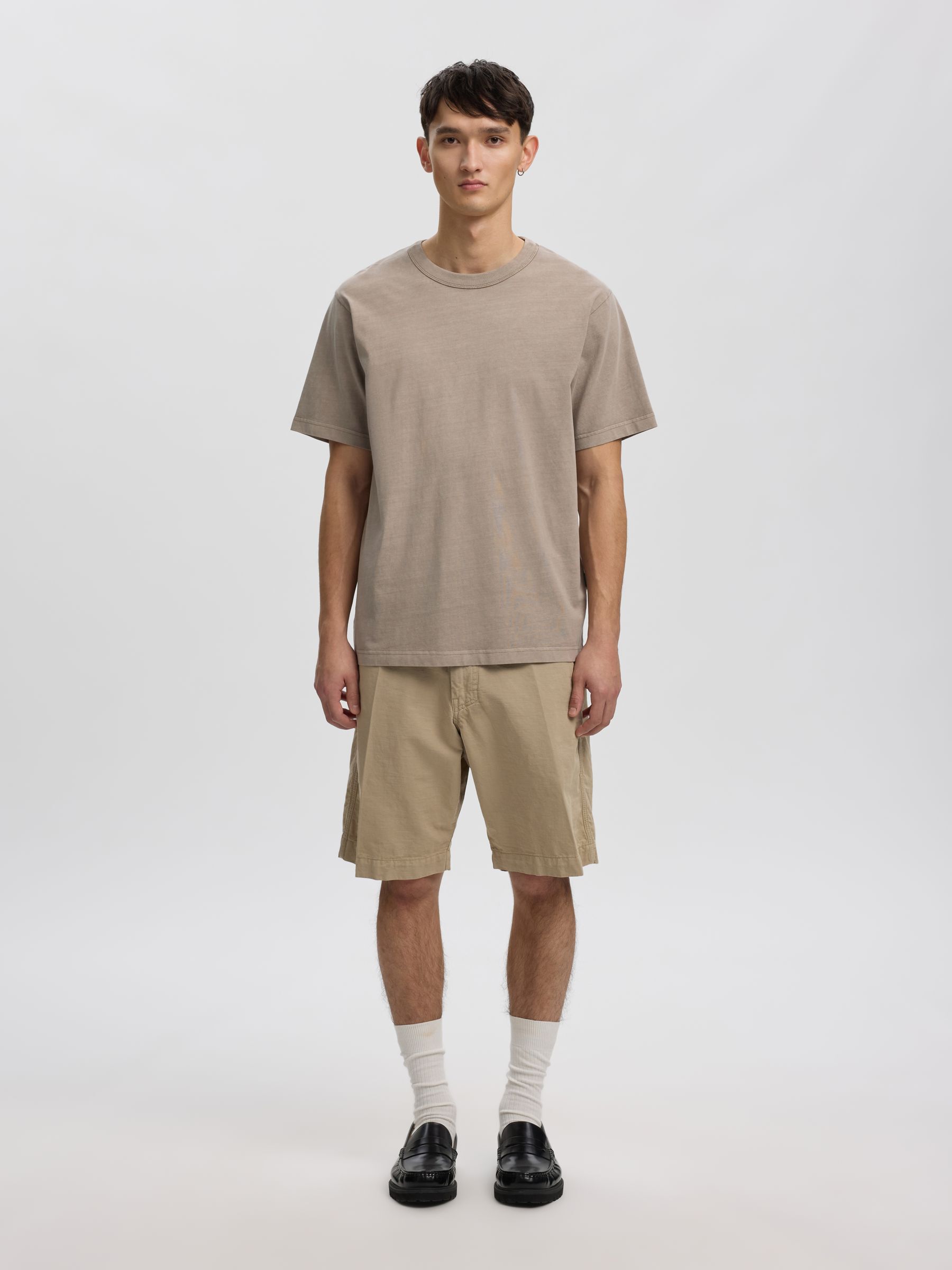 SHORT SLEEVED CREWNECK T-SHIRT