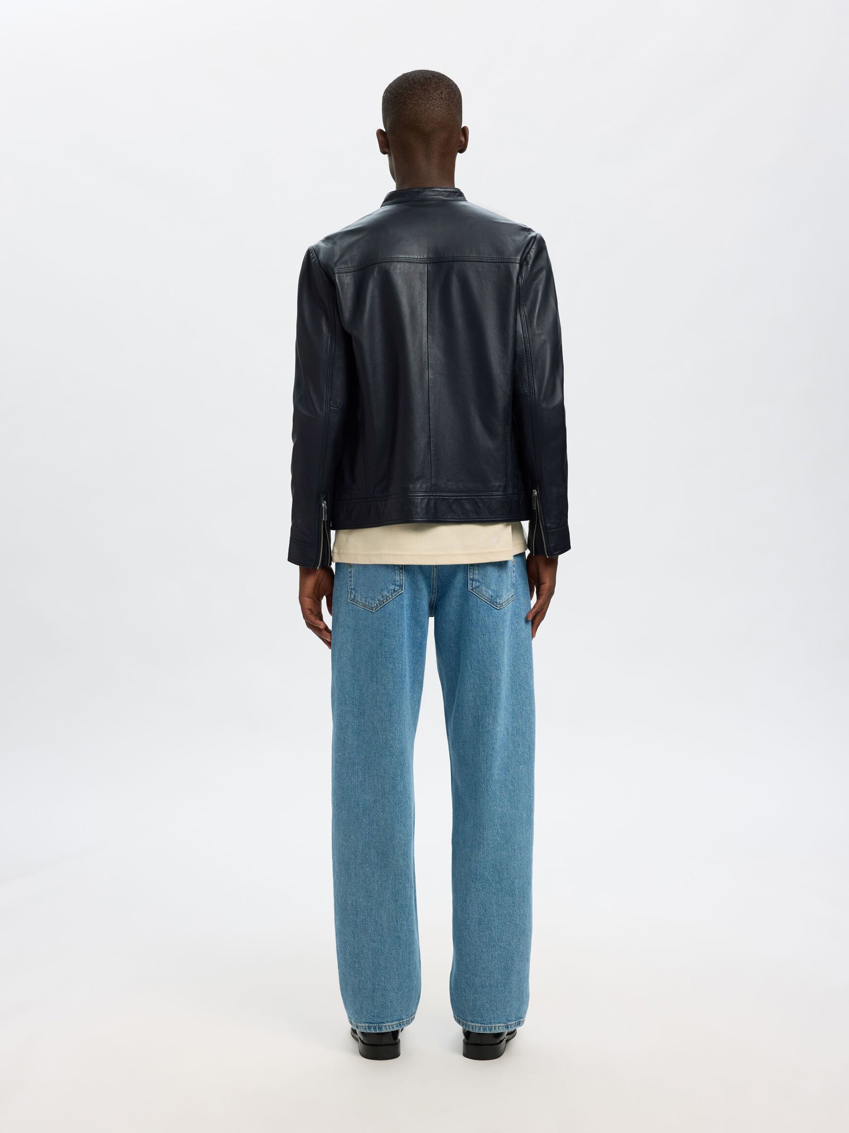 CLASSIC LEATHER JACKET