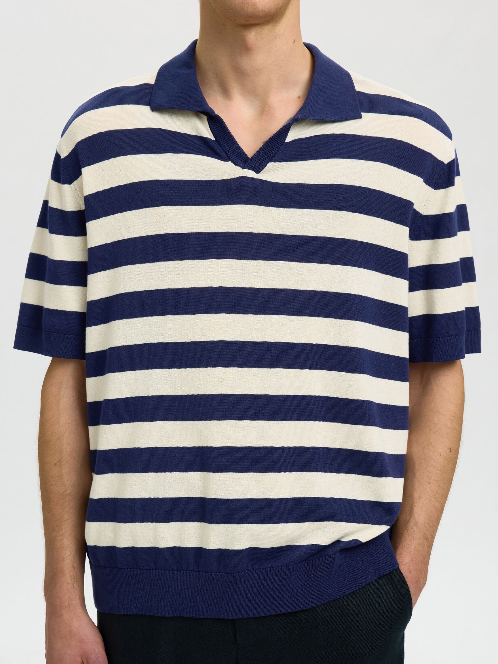 COUPE DÉCONTRACTÉE POLO
