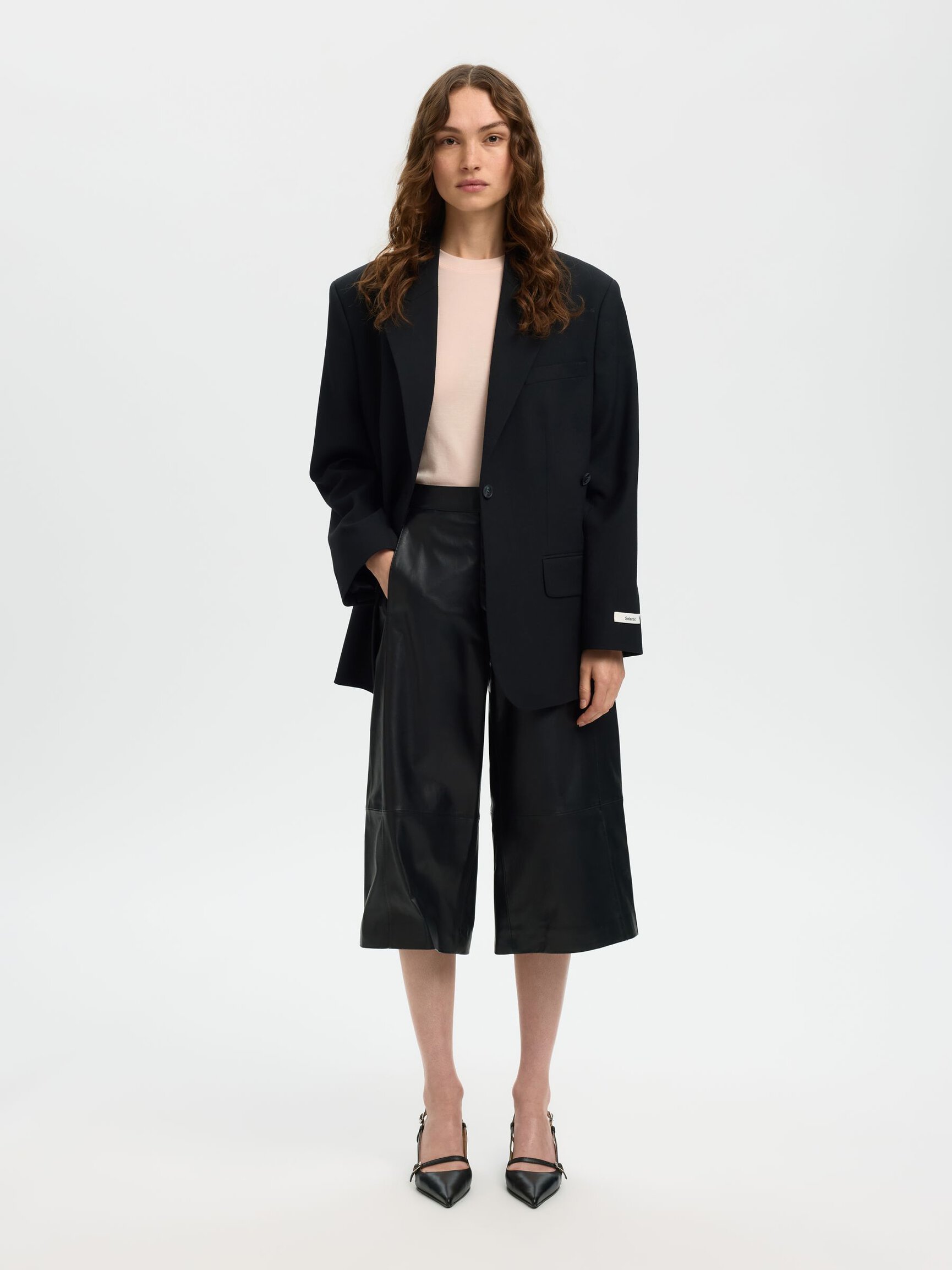 SLIM FIT SHORT SLEEVED TOP