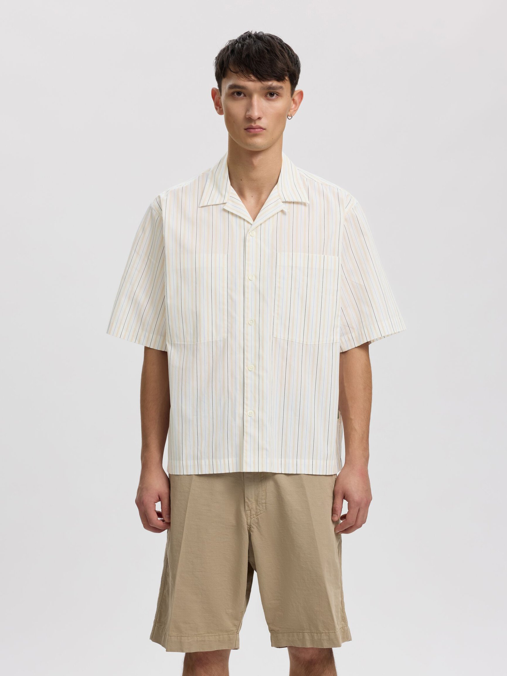 BOXY FIT SHORT SLEEVED SHIRT